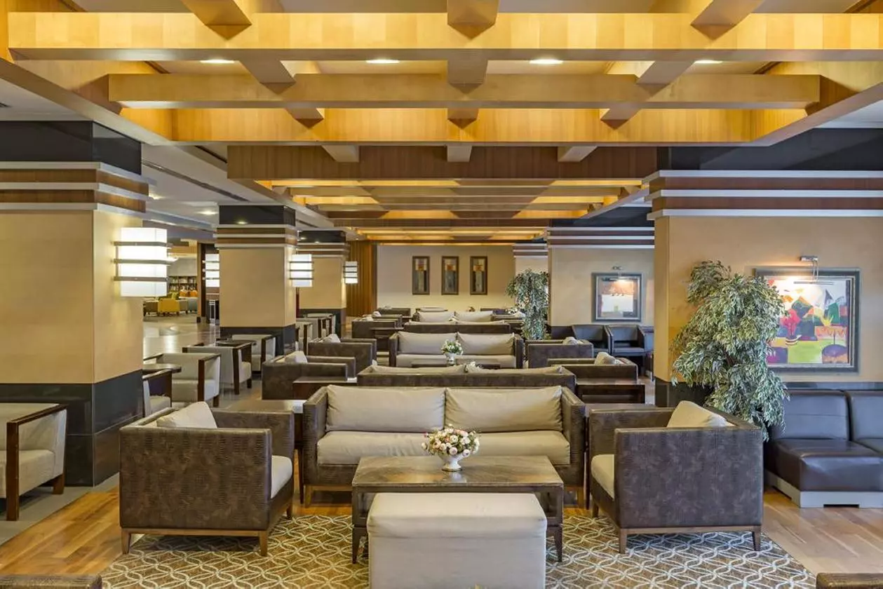 ROYALWING_SHABAVIZ (13).jpg